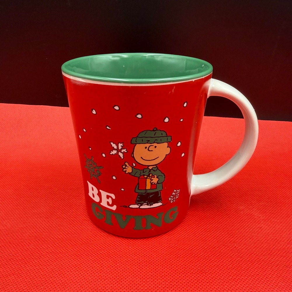 Peanuts Charlie Brown Be Giving Christmas Coffee Mug Red Green Gibson Overseas